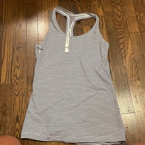 Lululemon size 10 tank